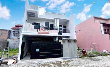 Rumah Mewah Baru 3 lt Semi Furnish Mewah di Sumber Solo Kota