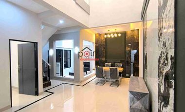 Rumah Mewah Baru 3 lt Semi Furnish Mewah di Sumber Solo Kota