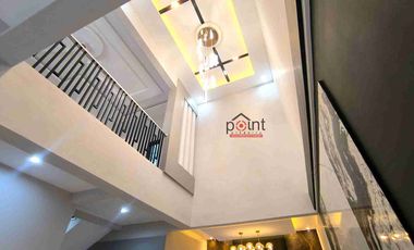 Rumah Mewah Baru 3 lt Semi Furnish Mewah di Sumber Solo Kota