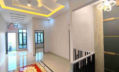 Rumah Mewah Baru 3 lt Semi Furnish Mewah di Sumber Solo Kota