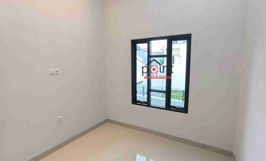 Rumah Mewah Baru 3 lt Semi Furnish Mewah di Sumber Solo Kota