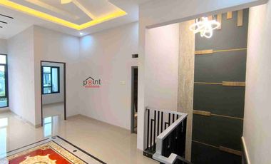 Rumah Mewah Baru 3 lt Semi Furnish Mewah di Sumber Solo Kota