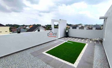 Rumah Mewah Baru 3 lt Semi Furnish Mewah di Sumber Solo Kota