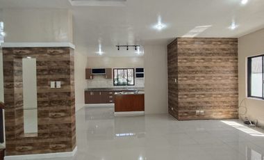 For lease 5br house in Merville Park