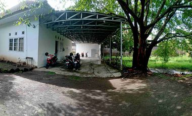 Dijual Rumah Strategis dan Lokasi Komersial di Garut