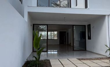Casa de entrega inmediata Privada Zendera