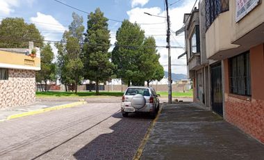 Casa de VENTA en el Barrio Primicias de Quito, 216M2 Sur de Quito, Ecuador.