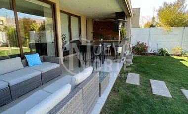 SE VENDE ACOGEDORA CASA MEDITERRÁNEA EN PIEDRA ROJA