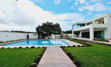 TERRENO EN VENTA DE 421 M2 EN FRACCIONAMIENTO LA ESCONDIDA