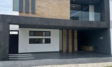 Linda casa en Parque Colima, Lomas de Angelópolis Puebla