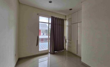 Sewa Rumah Green Lake City Cluster Amerika semi furnished