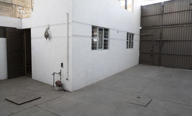 Venta de bodega cerca de Central de Abastos con oficinas