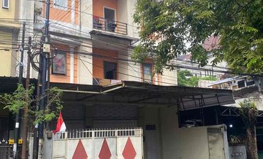 Ruko dan Rumah Kost 25kamar Lokasi nempel dengan Kampus Brawijaya