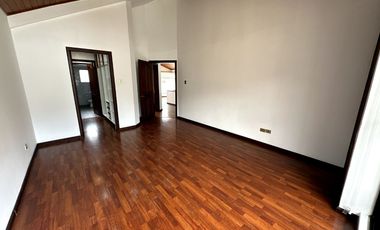 Casa de arriendo sector quito tenis con jardín y 280m2 totales
