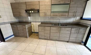 Casa de arriendo sector quito tenis con jardín y 280m2 totales