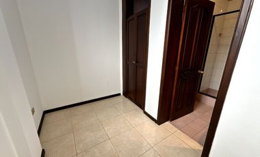 Casa de arriendo sector quito tenis con jardín y 280m2 totales