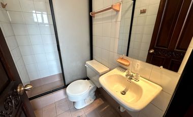 Casa de arriendo sector quito tenis con jardín y 280m2 totales