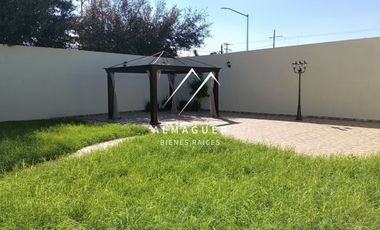 Casa en Venta en Portal del Norte, de un nivel, patio con espacio para alberca.
