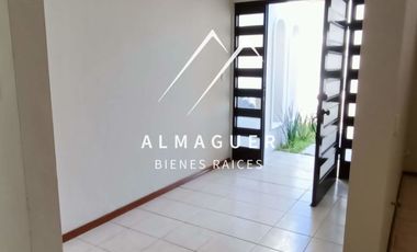 Casa en Venta en Portal del Norte, de un nivel, patio con espacio para alberca.