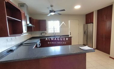 Casa en Venta en Portal del Norte, de un nivel, patio con espacio para alberca.