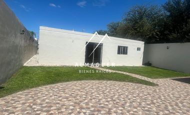 Casa en Venta en Portal del Norte, de un nivel, patio con espacio para alberca.