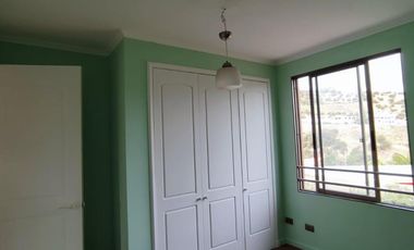 CASA EN CONDOMINIO 5 DORMITORIOS 4 BAÑOS QUINCHO VALLE LA DEHESA