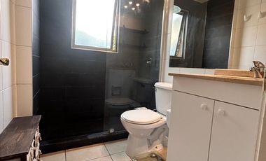 CASA EN CONDOMINIO 5 DORMITORIOS 4 BAÑOS QUINCHO VALLE LA DEHESA