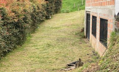 VENTA DE FINCA DE 4.200 Mt2, CON TERRENO MIXTO, A SOLO 20 MIN. DEL AEROPUERTO JMC, RIONEGRO, ANTIOQUIA