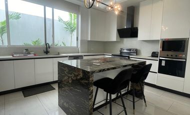 Isla Mocoli, Renta de linda casa 2 dormitorios con cuarto de TV full amoblada