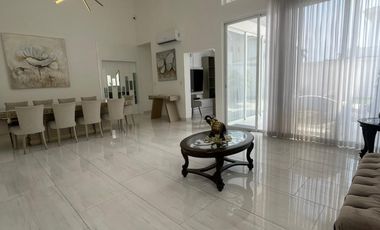 Isla Mocoli, Renta de linda casa 2 dormitorios con cuarto de TV full amoblada