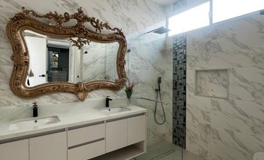 Isla Mocoli, Renta de linda casa 2 dormitorios con cuarto de TV full amoblada