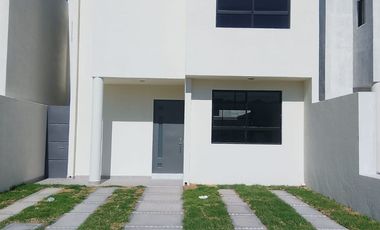DATE EL LUJO, DE ESTRENAR ESTA , HERMOSA CASA EN TEQUISQUIAPAN