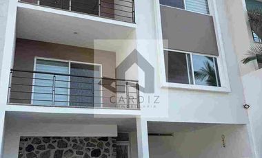 Casa sola con alberca dentro de privada