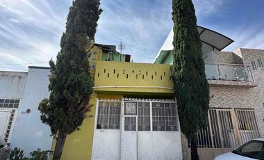 CASA EN VENTA EN SAN SEBASTIAN!!