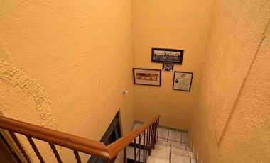 CASA EN VENTA EN MORELOS 1 a 1/2 cuadra de la avenida!