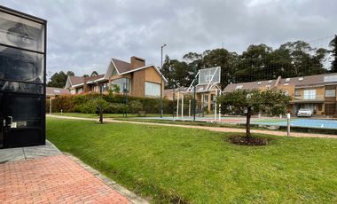 Casa campestre en arriendo – Cerros de Suba, Conjunto Torreladera Bosque Reservado