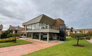 Casa campestre en arriendo – Cerros de Suba, Conjunto Torreladera Bosque Reservado