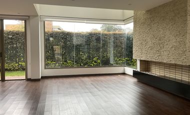 Casa campestre en arriendo – Cerros de Suba, Conjunto Torreladera Bosque Reservado