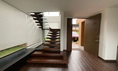 Casa campestre en arriendo – Cerros de Suba, Conjunto Torreladera Bosque Reservado