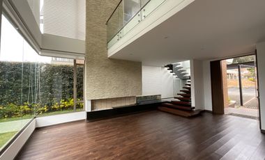 Casa campestre en arriendo – Cerros de Suba, Conjunto Torreladera Bosque Reservado