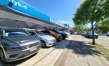 Local Comercial Con Gran Vitrina En Avenida Manuel Montt