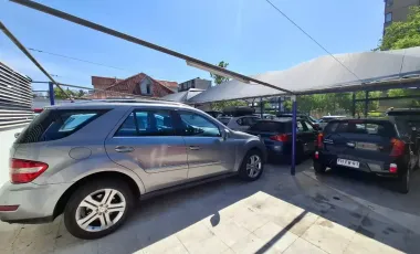 Local Comercial Con Gran Vitrina En Avenida Manuel Montt