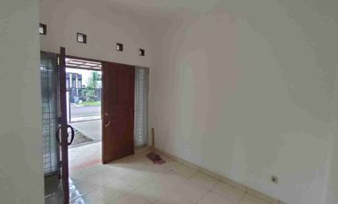 Bagus & Terang , baru beres renovasi Rumah Batununggal