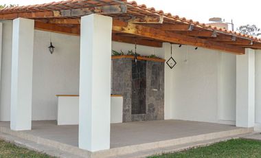 Casa con amplio jardín en Villas de Irapuato