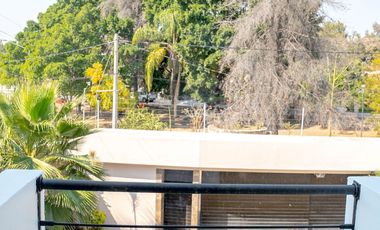 Casa con amplio jardín en Villas de Irapuato