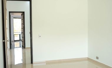 Casa con amplio jardín en Villas de Irapuato