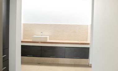 Casa con amplio jardín en Villas de Irapuato