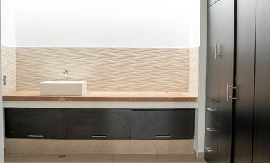 Casa con amplio jardín en Villas de Irapuato