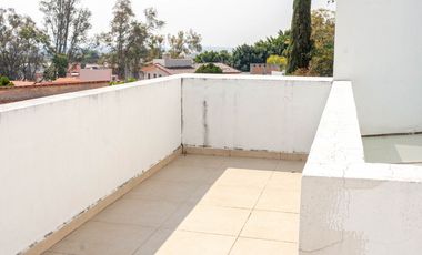 Casa con amplio jardín en Villas de Irapuato