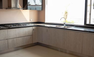 Casa con amplio jardín en Villas de Irapuato